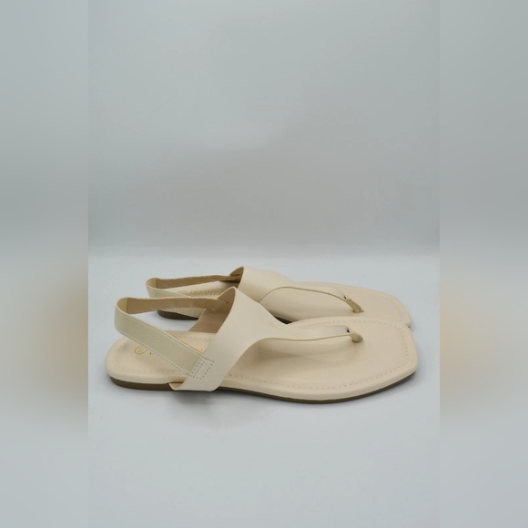 Elegant Cream Sandals - Picture 3 of 4
